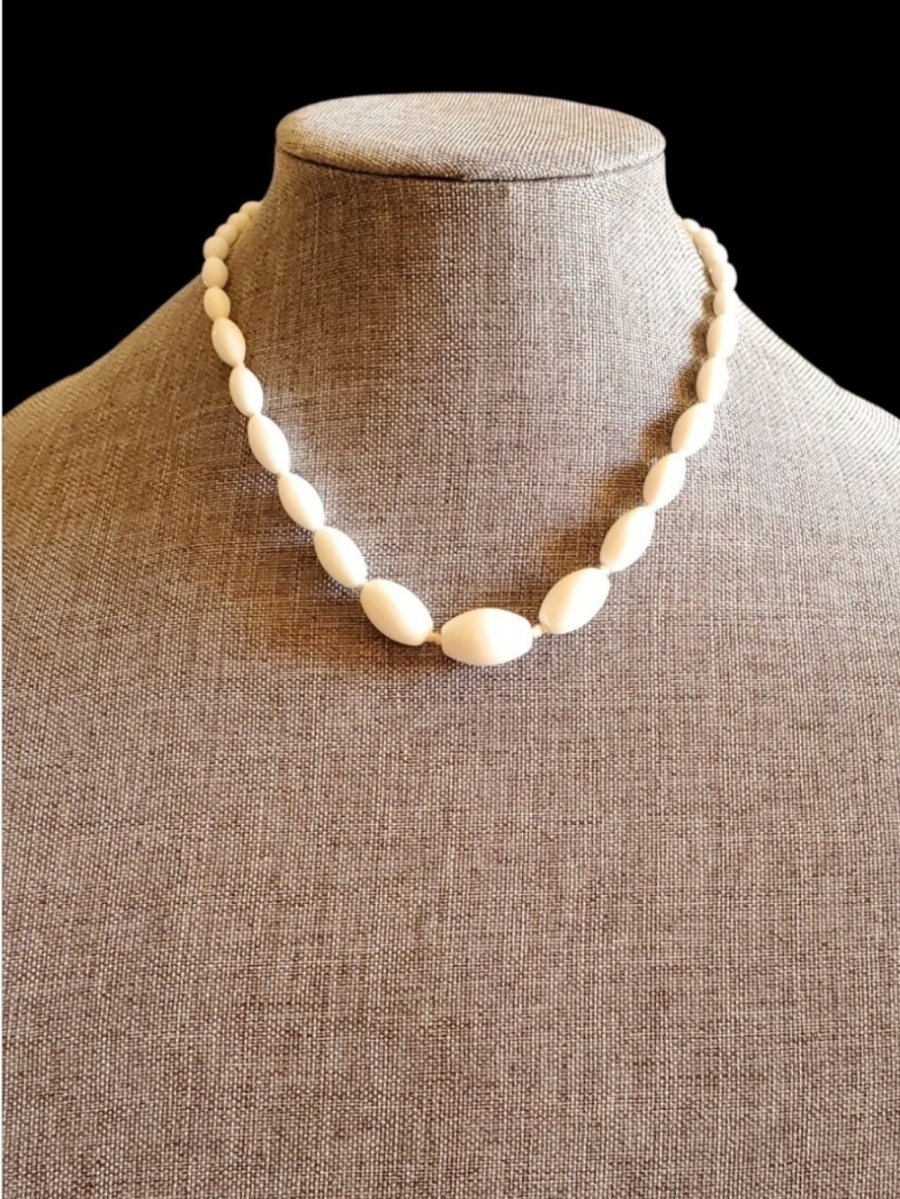 Vtg. Milk Glass Necklace